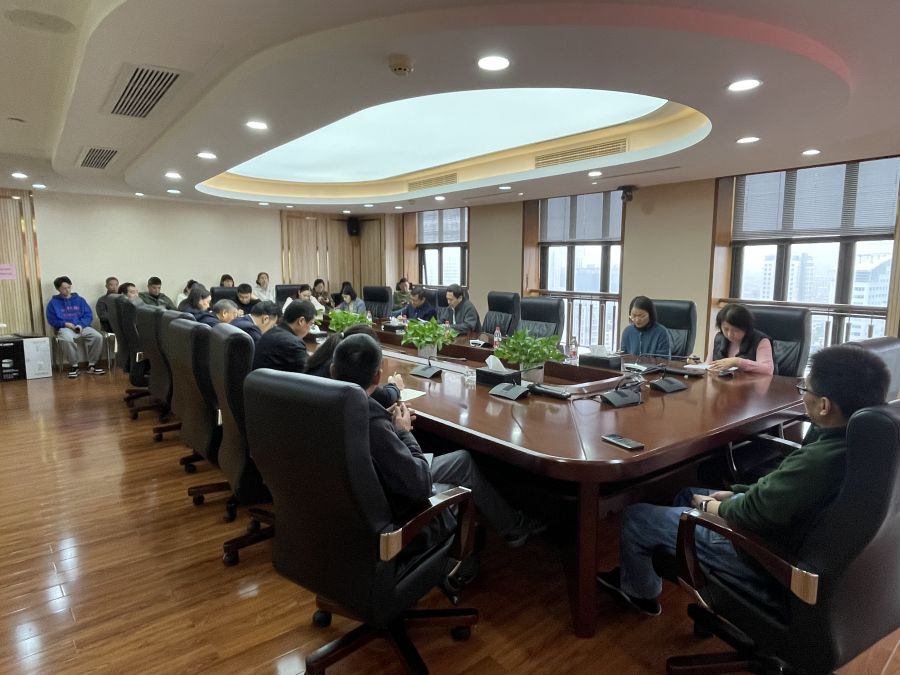 公司黨委委員、副總裁趙茂文赴貨運公司宣講.jpg